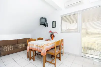 Appartement de deux chambres avec le balcon et la vue sur le mer Sukosan, Zadar (A-5777-c)