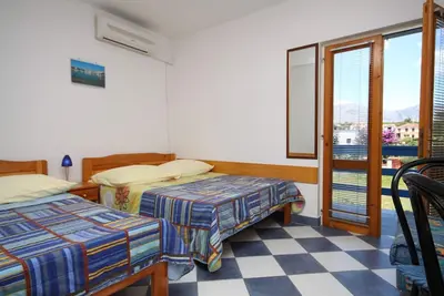 Garçonnière avec le balcon Sucuraj, Hvar (As-6852-f)