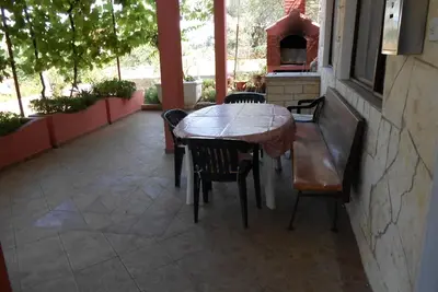 Image de Appartement de deux chambres avec la terrasse Poljana, Ugljan (A-8473-d)