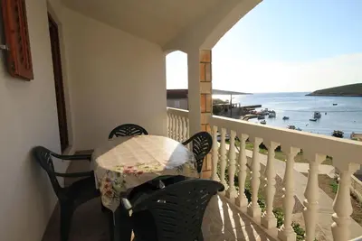 Image de Appartement de deux chambres prés de la plage Rukavac, Vis (A-1154-d)