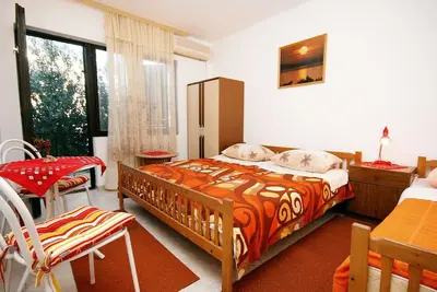 Image de Appartement de deux chambres avec la terrasse Podaca, Makarska (A-6055-a)