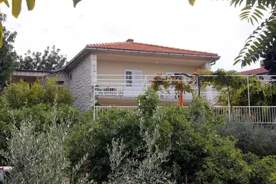 Appartement de deux chambres avec le balcon Hvar (A-141-a)