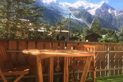 Image de Appartement spacieux, moderne et bien équipé avec une vue imprenable depuis les balcons.