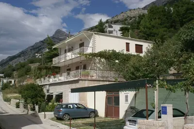 Image de Appartement de trois chambres avec la terrasse et la vue sur le mer Pisak, Omis (A-1010-a)