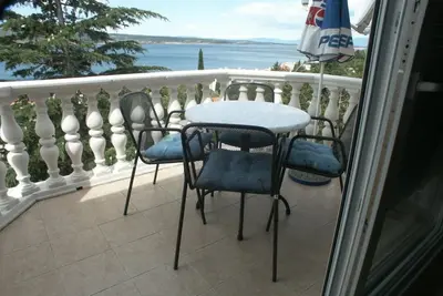 Image de Appartement de deux chambres avec la terrasse et la vue sur le mer Selce, Crikvenica (A-2355-b)