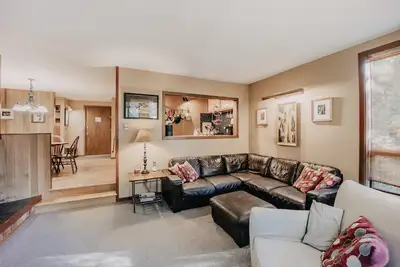 Image de Snowater Condo # 41 - Un condo spacieux avec sauna privé Wifi et un bain de douche