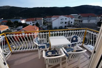 Image de Appartement d'une chambre avec le balcon et la vue sur le mer Grebastica, Sibenik (A-4867-a)