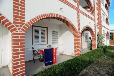 Garçonnière avec la terrasse et la vue sur le mer Caska, Pag (As-4109-a)
