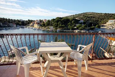 Image de Appartement de deux chambres prés de la plage Razanj, Rogoznica (A-5945-b)