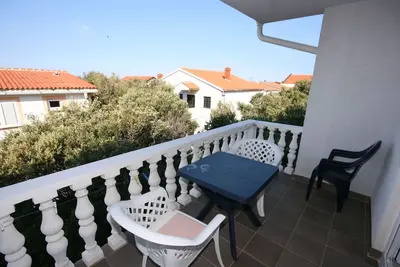Image de Appartement de deux chambres avec la terrasse Mandre, Pag (A-6405-a)