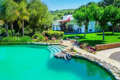 Image de Cubo's Villa El Tejar \/ piscine lac privée \/ wifi \/ climatisation