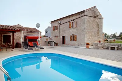 Image de Maison pour la famille avec la piscine Hreljici, Marcana (K-7490)