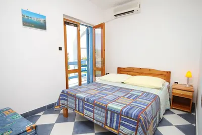Garçonnière avec le balcon Sucuraj, Hvar (As-6852-c)