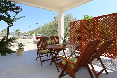 Image de Appartement d'une chambre avec la terrasse et la vue sur le mer Mali Ston, Peljesac (A-10226-a)