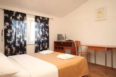 Image de Garçonnière prés de la plage Banj, Pasman (As-8206-b)