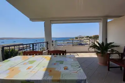 Image de Appartement de deux chambres prés de la plage Kustici, Pag (A-9360-d)