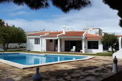 Image de Villa 600 m from 2 beaches; 300 m nightlife; Bbq, internet, A\/C