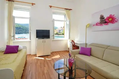 Image de Appartement d'une chambre avec la terrasse Rabac, Labin (A-12308-a)