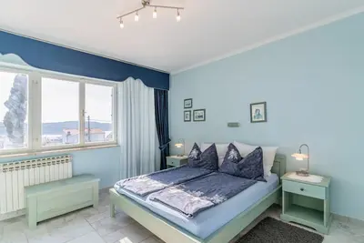 Appartement d'une chambre avec la terrasse et la vue sur le mer Barbat, Rab (A-3203-c)