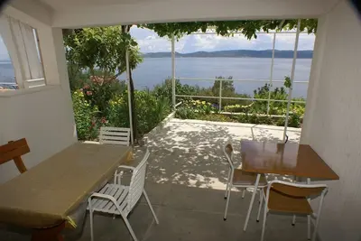 Image de Garçonnière prés de la plage Pisak, Omis (As-2750-b)