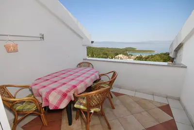 Image de Appartement de deux chambres avec la terrasse et la vue sur le mer Njivice, Krk (A-5458-a)