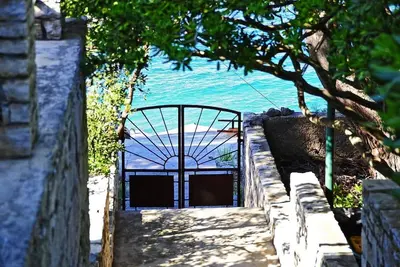 Image de Maison de pêcheur près de la mer Baie Fabrice, Solta (K-8692)
