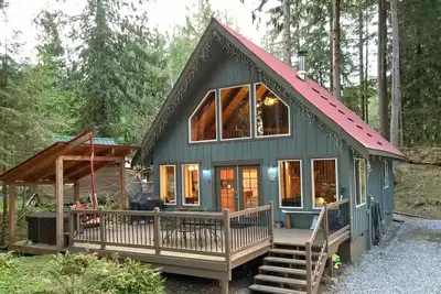 Image de Mt Baker Rim Cabin 99 est une charmante cabane avec bain à remous et animaux acc