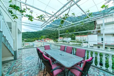 Image de Appartement d'une chambre avec la terrasse Podaca, Makarska (A-2618-b)