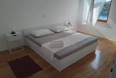 Image de Appartement de deux chambres prés de la plage Puntinak, Brac (A-12255-a)