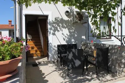 Appartement de deux chambres avec la terrasse et la vue sur le mer Mali Losinj, Losinj (A-8090-a)