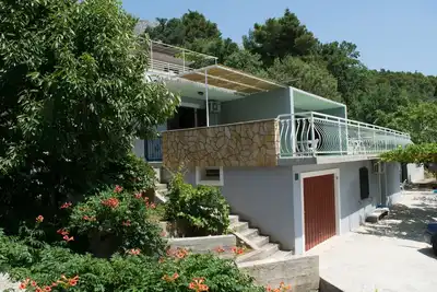 Image de Garçonnière avec la terrasse et la vue sur le mer Lokva Rogoznica, Omis (As-6005-a)