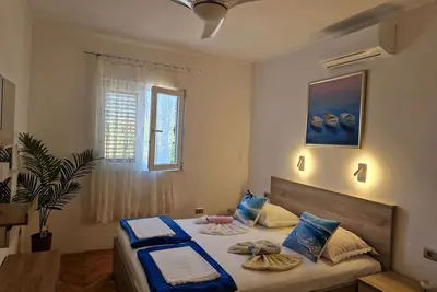 Image de Appartement de deux chambres avec la terrasse Rogoznica (A-4313-a)