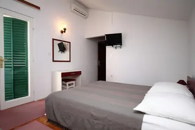 Image de Appartement de deux chambres avec la terrasse et la vue sur le mer Igrane, Makarska (A-5266-a)