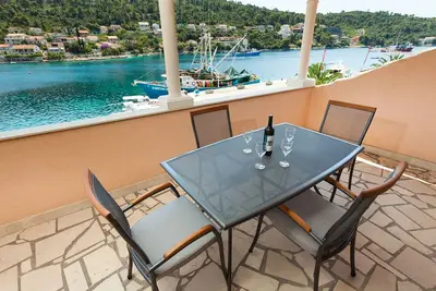 Appartement de deux chambres avec la terrasse et la vue sur le mer Brna, Korcula (A-7553-a)