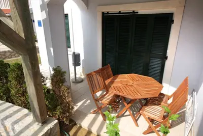 Image de Appartement d'une chambre avec la terrasse Palit, Rab (A-3210-b)