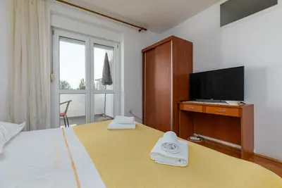 Image de Garçonnière avec la terrasse Omis (As-2745-a)