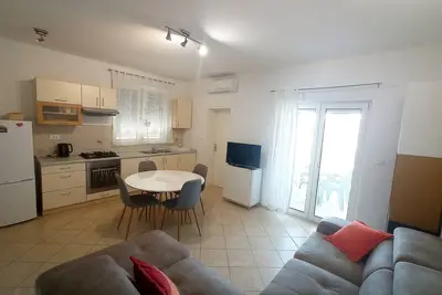 Image de Appartement d'une chambre avec la terrasse et la vue sur le mer Bilo, Primosten (A-12868-a)