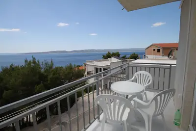 Image de Garçonnière avec le balcon et la vue sur le mer Brela, Makarska (As-6895-b)