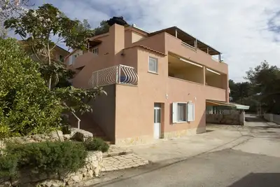 Image de Appartement de deux chambres avec la terrasse et la vue sur le mer Mavarstica, Ciovo (A-12696-c)