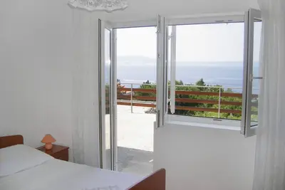 Appartement de deux chambres avec la terrasse et la vue sur le mer Klenovica, Novi Vinodolski (A-5581-a)