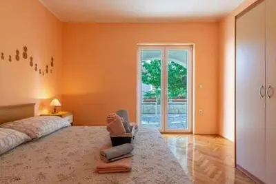 Image de Appartement d'une chambre avec la terrasse Grebastica, Sibenik (A-11572-a)