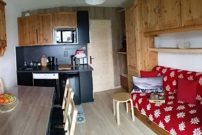 Image de Appt esprit montagne calme vue dégagée Pkg 4pers terrasse Skis aux pieds. 3*d'or
