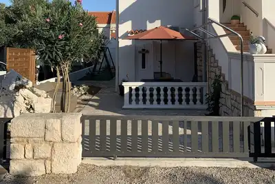 Image de Appartement de deux chambres avec la terrasse Povljana, Pag (A-225-a)