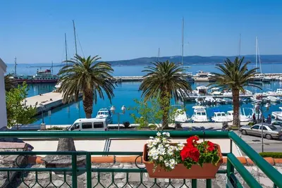 Image de Appartement de deux chambres avec la terrasse et la vue sur le mer Baska Voda, Makarska (A-12421-a)