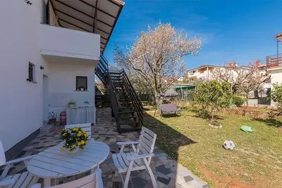 Image de Garçonnière avec la terrasse Novigrad (As-2536-c)