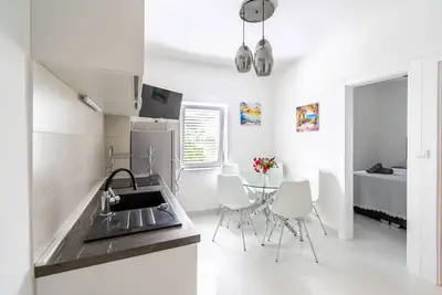 Image de Appartement de deux chambres avec air conditionné Poljana, Ugljan (A-8419-b)