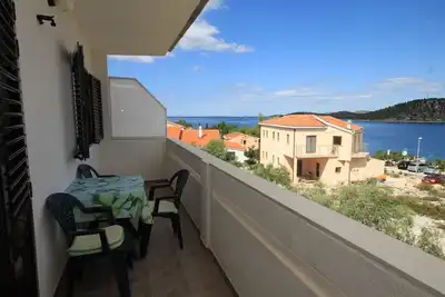Image de Appartement d'une chambre avec le balcon et la vue sur le mer Razanj, Rogoznica (A-8361-b)