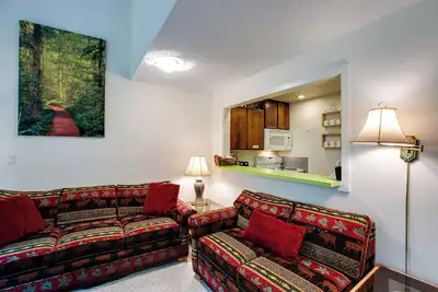 Image de Snowater Condo # 38 - Une superbe retraite de montagne!