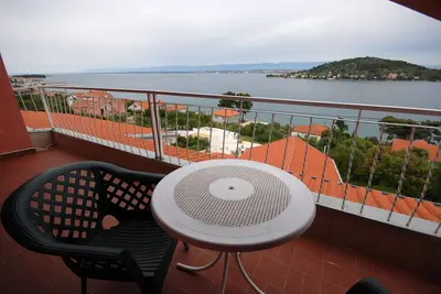 Appartement de deux chambres avec le balcon et la vue sur le mer Kali, Ugljan (A-14083-a)