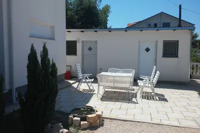 Image de Garçonnière avec le balcon et la vue sur le mer Biograd na Moru, Biograd (As-5282-a)